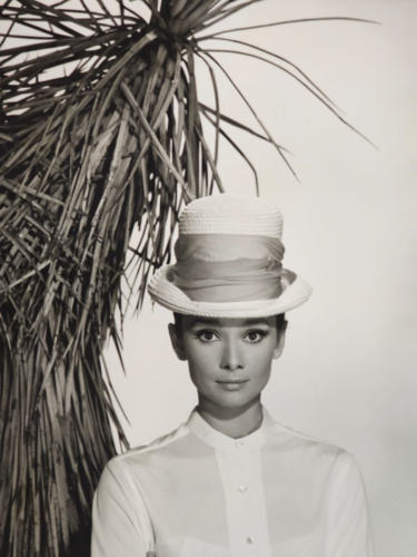 HOLLYWOOD AUDREY HEPBURN FASHION GUILAROFF 1961 CECIL BEATON XXL ORIG PHOTO