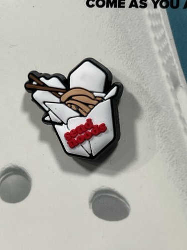 NEU Crocs Jibbitz Schuh Charms "Send Noods" einzigartig Sie 5er Pack Nacht in Wein - Bild 4 von 8