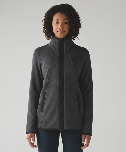 L011 NWT LULULEMON IT'S FLEECING COLD WOMEN JACKET SIZE 2, 6 $148 - Picture 1 of 5