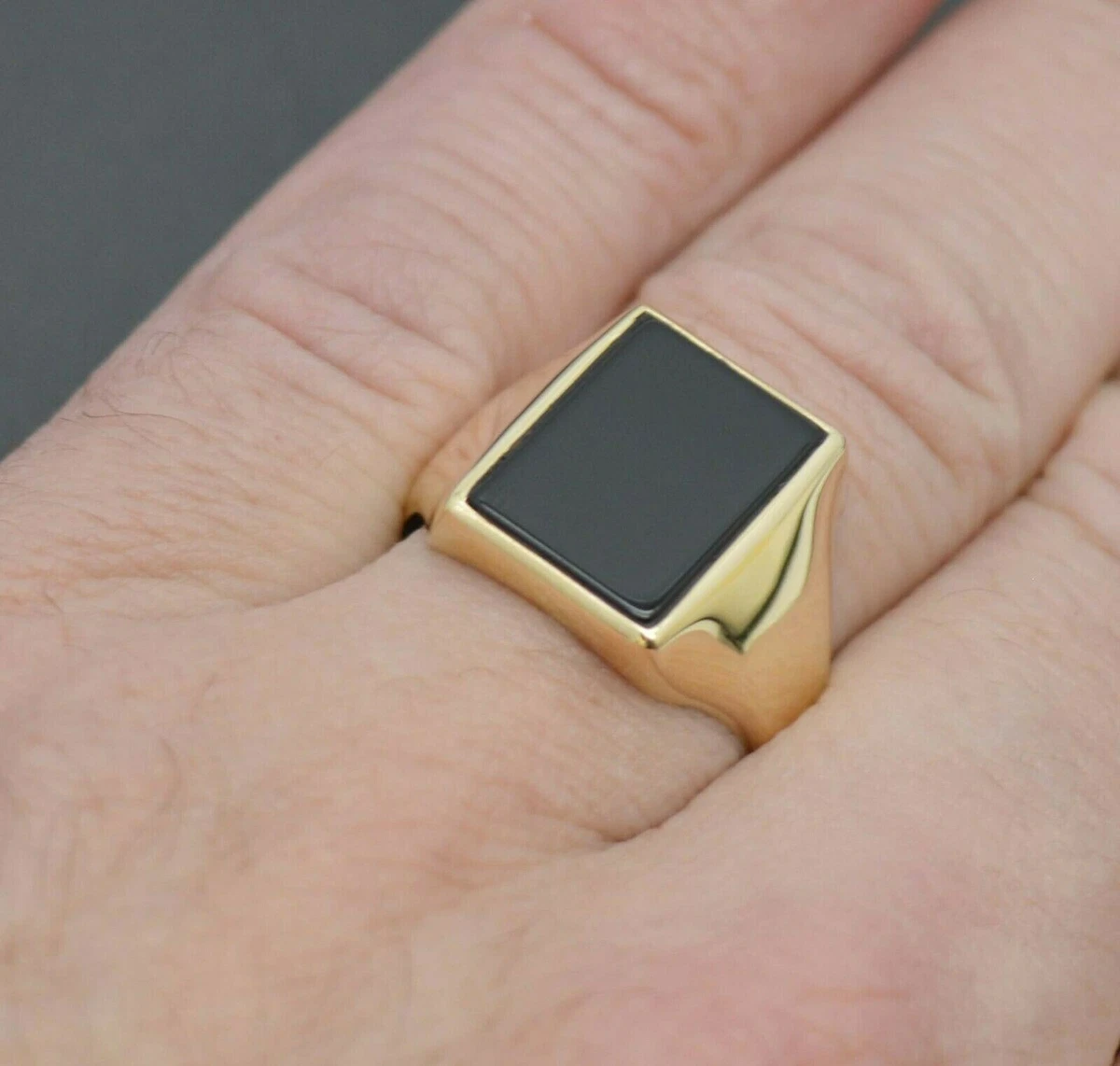 Square onyx 2024 signet ring