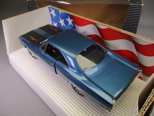 AX352 ERTL AMERICAN MUSCLE 1/18 1:18 PLYMOUTH ROAD RUNNER 1969 REF 7384 BLEUE - Imagen 5 de 13