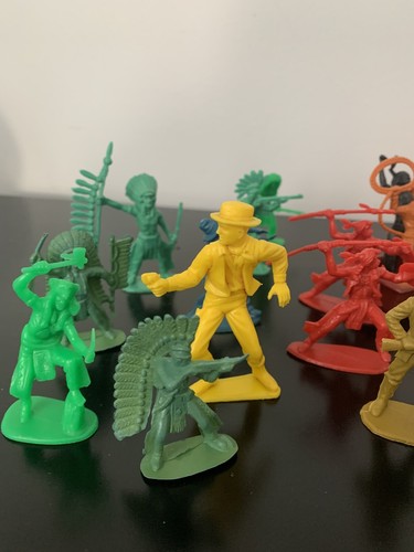 Vintage 50+ Piece Plastic Play Set Toy Cowboys and Indians Wild West Pre-Owned - Picture 7 of 7