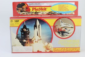 VINTAGE-SPACE-PLAYKIT-MODEL-KIT-RARE-NASA-SHUTTLE-TOY-SPACESHIP-ITALY