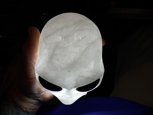 alien head,stone,crystal,grey,rock,gemstone,mineral,statue,quartz - Picture 9 of 9