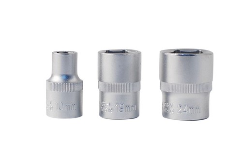 Selta Taiwan 10-32mm 24pc 1/2" Dr. 6/12pt Cr-V Socket Set W Ratchet Accessories - Picture 8 of 8