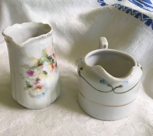 1950s vintage JUGS Small Japan Milk Creamer White Floral Porcelain Cottage Retro - Picture 7 of 8