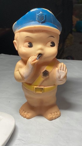 Kaysam Rubber Quietschspielzeug - Traffic Cop von Kaysam Toy Corp of America 1960