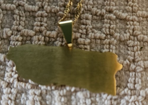 MAP OF PUERTO RICO NECKLACE - Picture 2 of 2