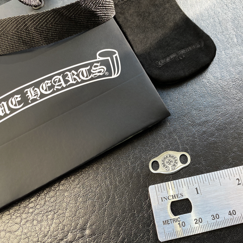 Authentische Chrom Herzen Schnürsenkel Detail Charm Schloss/Stopper V1 + Etui & Geschenktüte - Bild 3 von 3