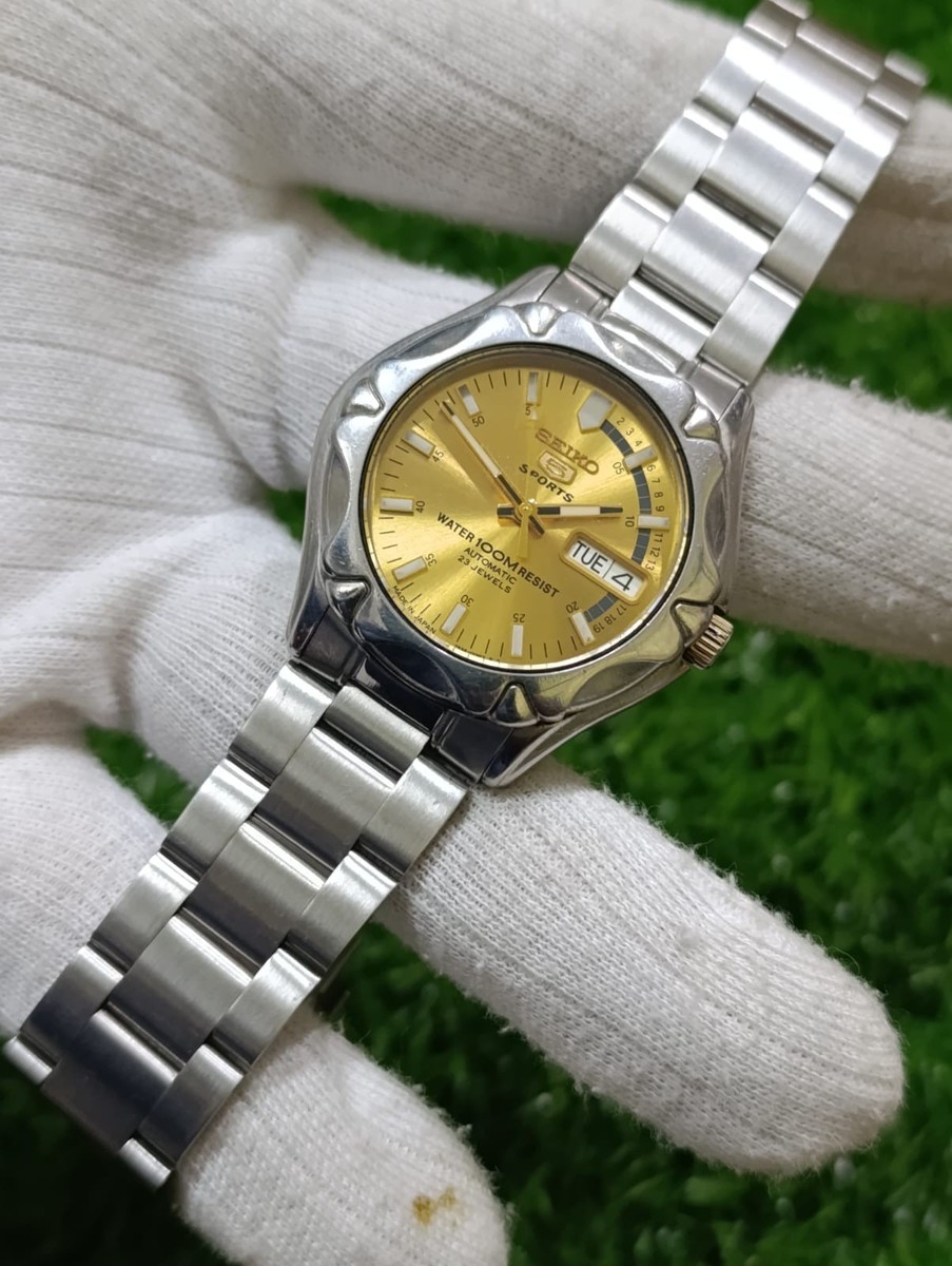 Vintage Seiko 5 Sports Automatic 100M 23 Jewels 7S36-00MO