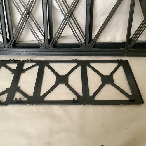 Lionel 6-12772 O Gauge Truss Bridge with Flasher and Piers LN/Box - Picture 14 of 24