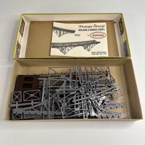 LARGE LOT OF VINTAGE TRAIN BUILDING KITS & TRAINS - Sold As Is READ DESCRIPTION - Picture 4 of 22