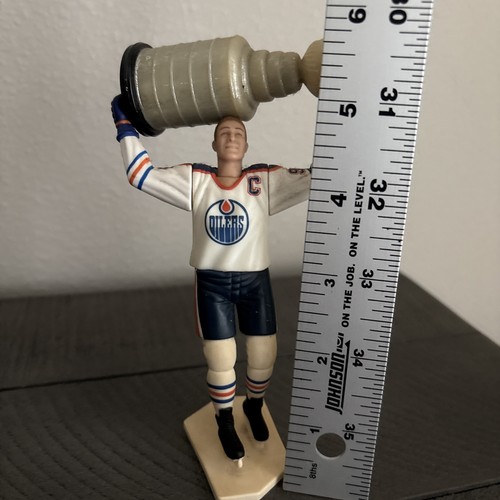NHL 2000 Starting Lineup Wayne Gretzky Loose Action Figure No Helmet - Picture 5 of 13