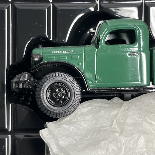 O Scale Matchbox Collectables Green 1946 Dodge Power Wagon WDX, NEW IN BOX - Picture 2 of 8