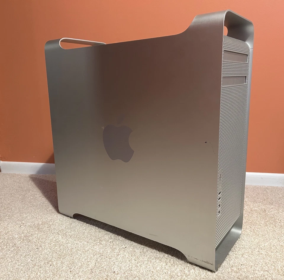 Recogida local - Apple Mac Pro 2009, Radeon HD 7950, 3.06 6 núcleos Xeon, 16 GB de RAM Foto 2 de 3