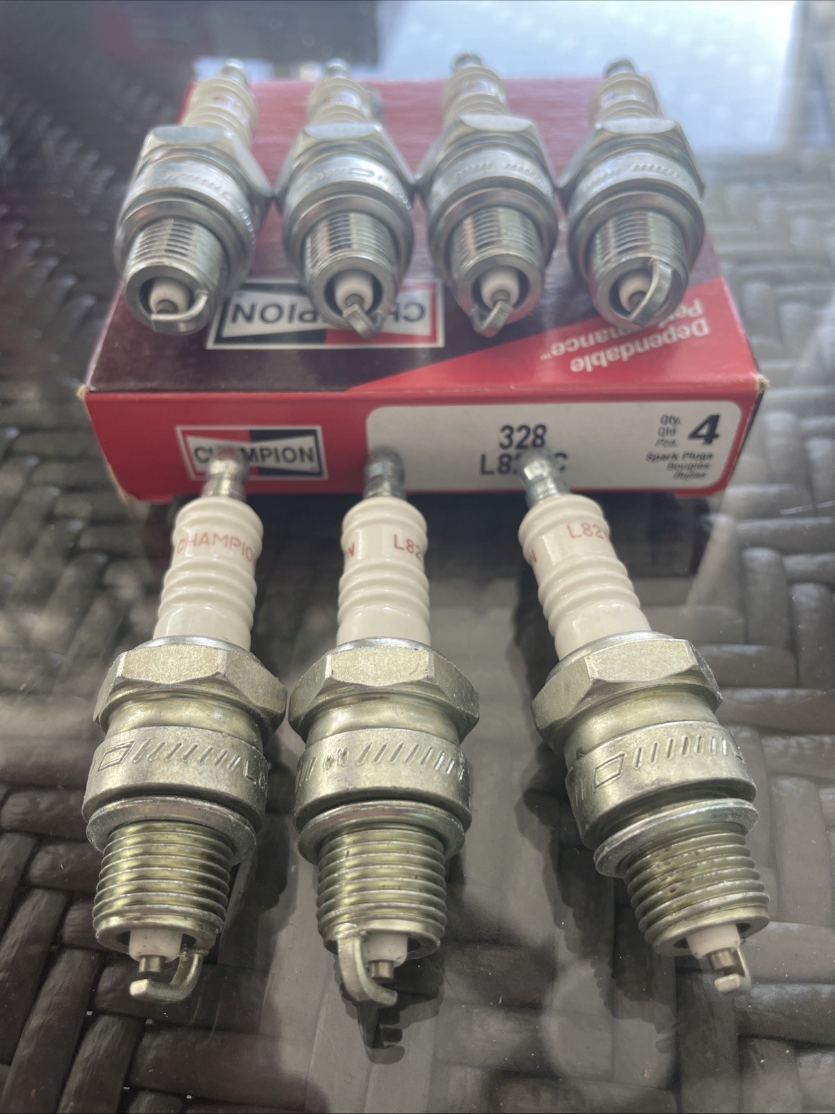 LOT OF 7 CHAMPION 328 COPPER PLUS  SPARK PLUGS L82YC