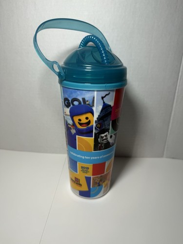LEGOLAND FLORIDA 10 JAHRE JUBILÄUM FLASCHE/BECHER-SOUVENIR MIT STROHHALM. 24 Unzen - Bild 1 von 4