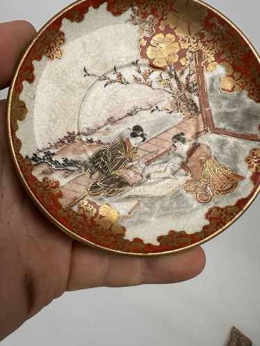 Taza y plato de té japonés del período Meiji pintado a mano Satsuma Kutani firmado - Imagen 12 de 24