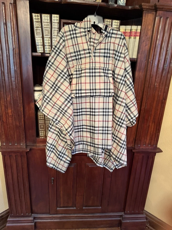 博柏利雨披 — 第 2/4 张图片