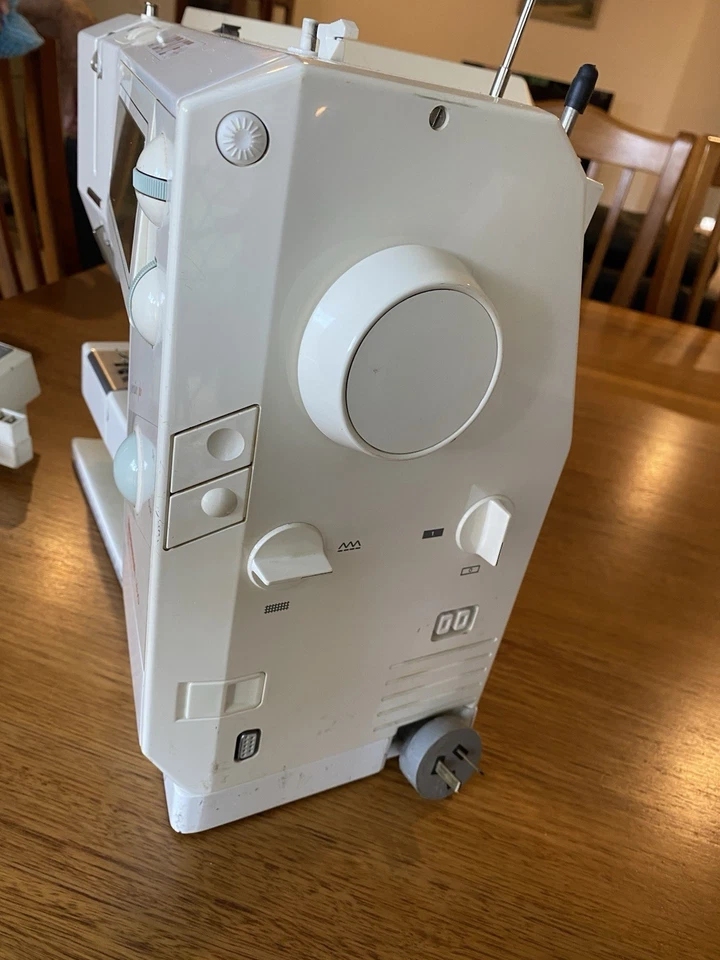 Bernina 1630 Inspiration Plus Update 96” Sewing Machine - image 3 of 4