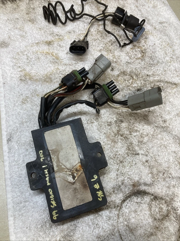 Módulo informático Skidoo Mach 1 700 CDI 1999 ECU con llave D.E.S.S probado Foto 2 de 4