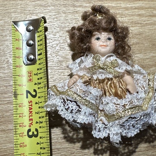 Vintage Ceramic Miniature Sitting Doll Lace Frilly Dress Curly Hair Shelf - Picture 8 of 9