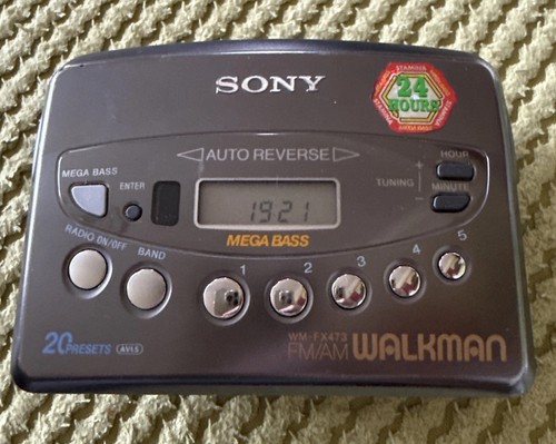 Sony Walkman WM-FX473 FM/AM Kassettenspieler & Sony Kopfhörer