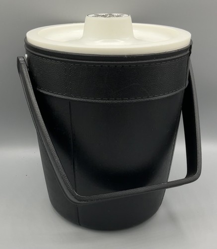 Vtg RUBBERMAID Ice Bucket w/ Lid & Handle Black Cooler 2260 Very Good Condition! - Picture 2 of 10