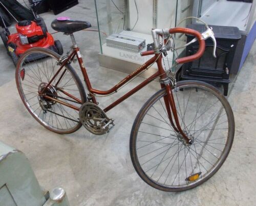 Vintage Schwinn Varsity Touring Bike 10 Speed 60cm Steel Vintage Schwinn Varsity Touring Bike 10 Speed 60cm Steel
