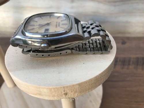 SEIKO King Quartz 5856-5020 Men's Watch Vintage Gold Dial Silver Band from Japan - Picture 6 of 20