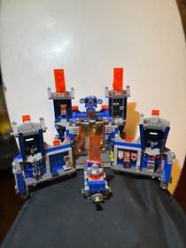 LEGO NEXO KNIGHTS: The Fortrex (70317) *Retired set some pieces missing* 