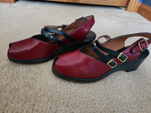 Re-Mix Classic Vintage 40s style red/navy twin strap wedge peep toe Shoe 9 - Picture 2 of 4