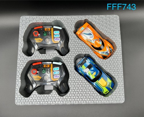 2 Hot Wheels Ai Intelligent Race System Smart Cars & 2 Fernbedienungen - Blau & Orange