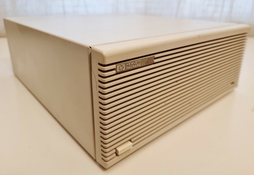 Hewlett-Packard HP 9000 Series 300 + HP 9133L Hard disk and floppy disk module - Picture 4 of 8