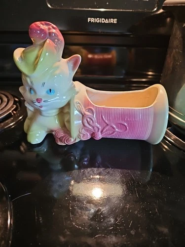 Vintage Hull Pottery Fancy Kitty Cat With Thread Spool Planter  Puss Boots #89