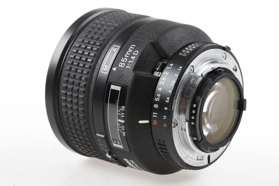 NIKON AF Nikkor 85mm f/1,4  - SNr: 444347 - Bild 3 von 4