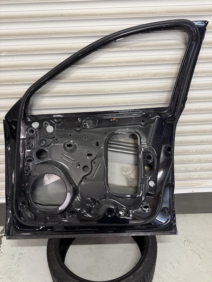 Porsche Macan 95B Genuine Passenger Front Right Door 95B831312A 2014 Onwards - Image 3 of 4