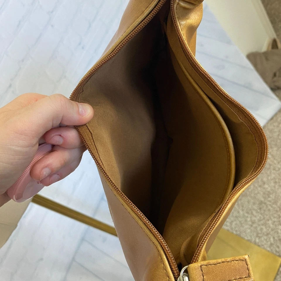 Bolso de hombro vintage de cuero sintético marrón tostado Croft & Barrow años 90 Foto 4 de 4