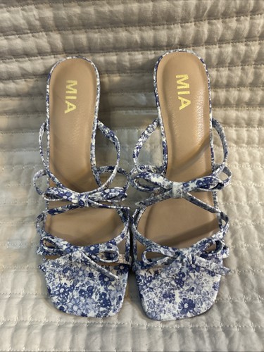 MIA Avera Gatito Tacones Floral Azul Doble Arco Mujer’s 8.5 M - Imagen 2 de 8