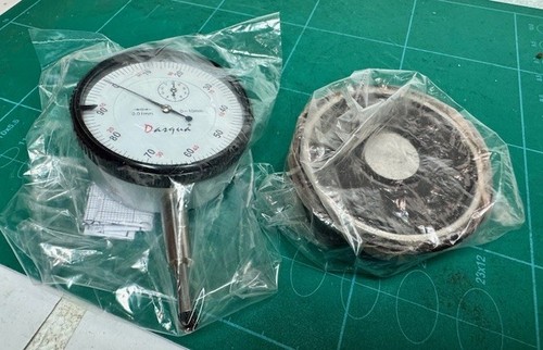 Dasqua 0-10mm x 0.01mm Metric Dial Gauge with Flat Magnetic Back (EX DISPLAY) - Bild 5 von 5