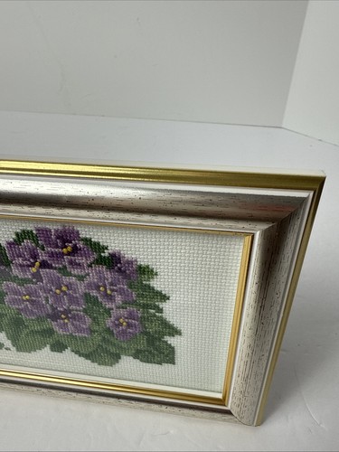 Vintage Needlepoint Purple Pansies Small Silver Framed 7 x 5" - Picture 5 of 8