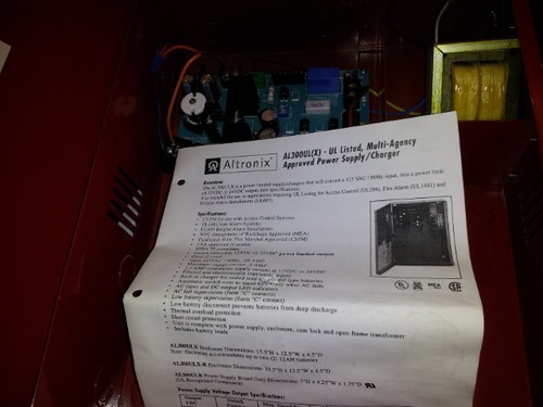 ALTRONIX AL300ULX POWER SUPPLY CHARGER 12VDC OR 24VDC 2.5AMP RED ENCLOSURE USED - Picture 2 of 7