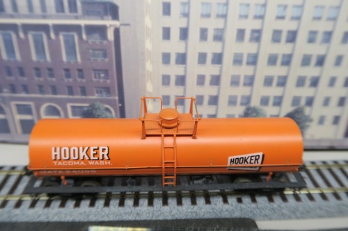 IRON HORSE HO SCALE HOOKER GATX 24055 BRASS 12K GALLON TANK CAR ! PLEASE READ! - Picture 2 of 22