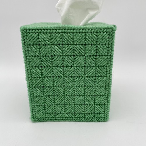 Plastic Canvas Green Charlie Brown Tissue Box Cover Peanuts Character Portrait - Picture 4 of 9