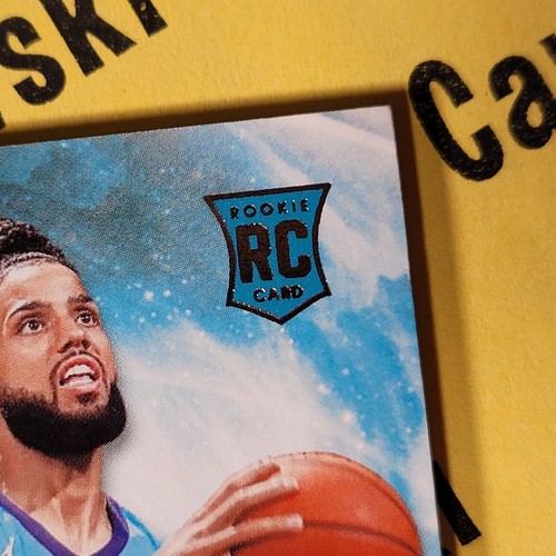 Camiseta deportiva Cody Martin 2019-20 Panini Origins #166 / Memorabilia RC / Rookie AUTO - Imagen 4 de 5