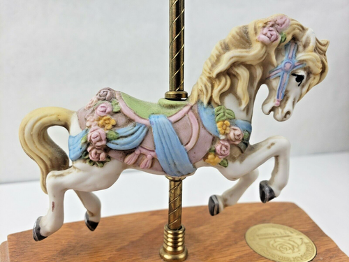 Willitts Designs Carousel Legends of the Rose A Carousel Romance #1371/17,500 - Picture 3 of 8