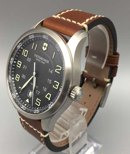 VICTORINOX AirBoss Black dial Brown Stainless Steel Automatic Winding w/Box - Picture 3 of 10