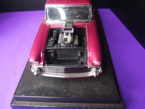GM 1957 CHEVROLET BEL AIR 2 DOOR CPE 1/18 SCALE With Base that has sounds - Picture 3 of 6