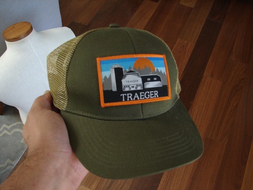 Traeger Genuine Wood Fired Grill Snapback Mesh Trucker Hat Cap Patch Green Barn - Picture 2 of 6