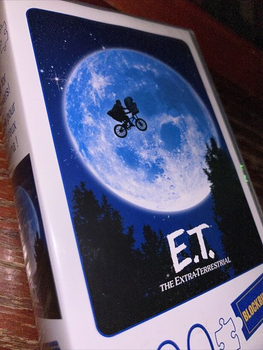 E.T. -“Classic Moon Image” Blockbuster VHS Style Box 500 Piece Puzzle New Sealed - Picture 2 of 5